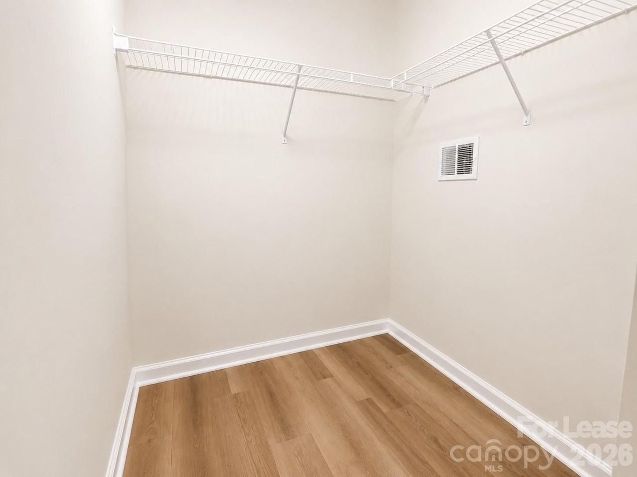 11117 Saintsbury Pl - Photo 4 of 9