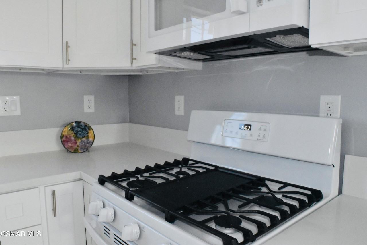 137 N Commonwealth Avenue - Photo 5 of 16