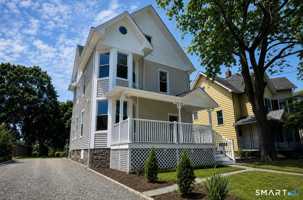featured image of 25 Quintard Ave #B