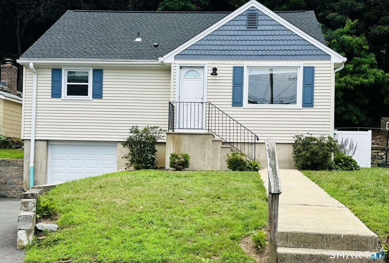 136 Hillside Ave - Photo 2 of 24