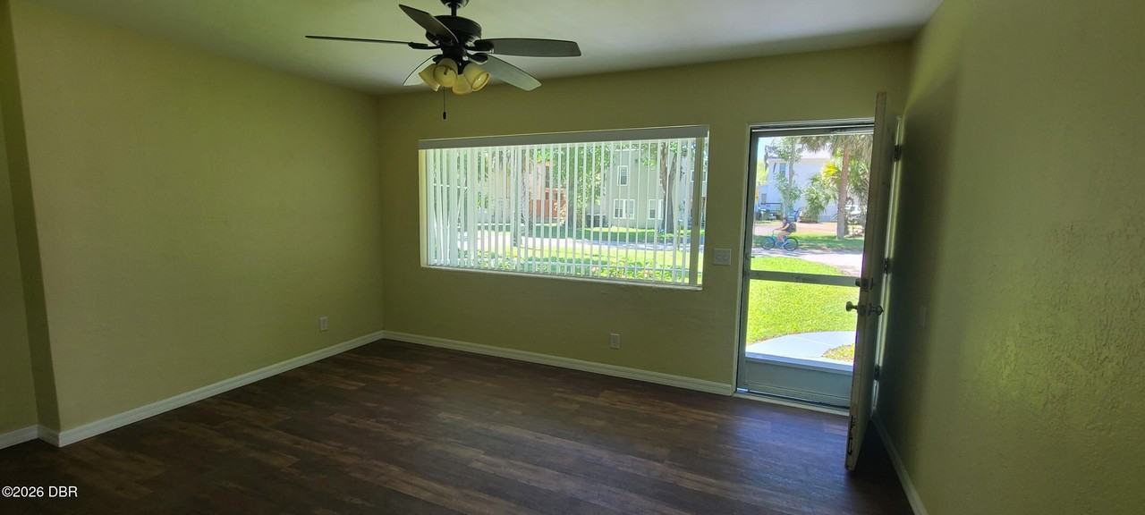 921 S Palmetto Ave - Photo 2 of 31
