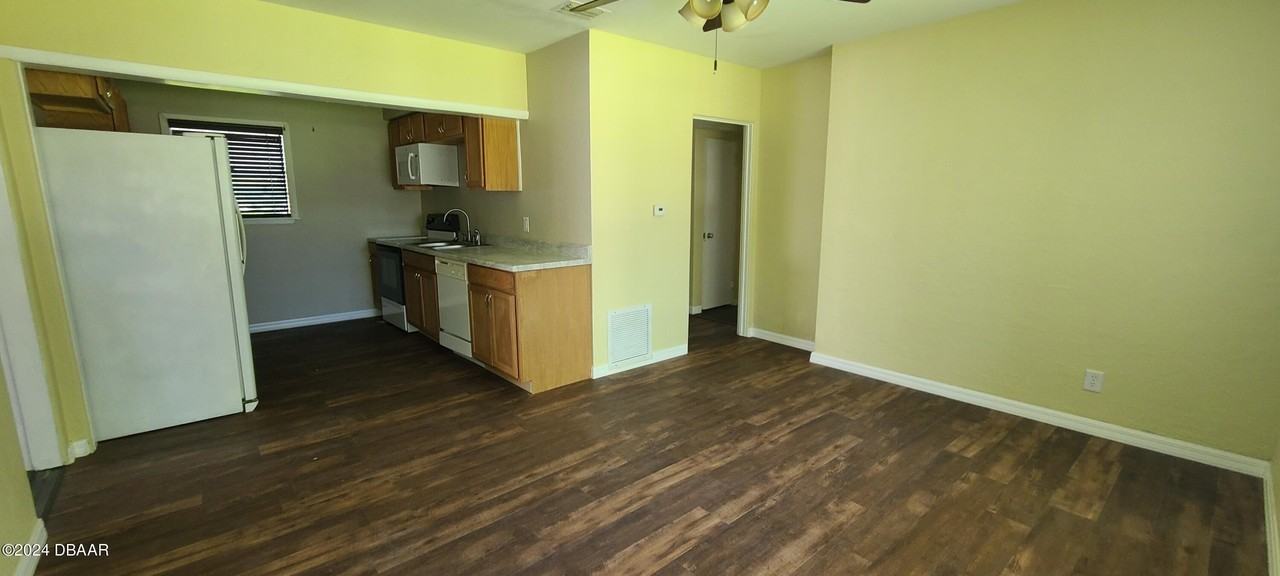 921 S Palmetto Ave - Photo 3 of 31