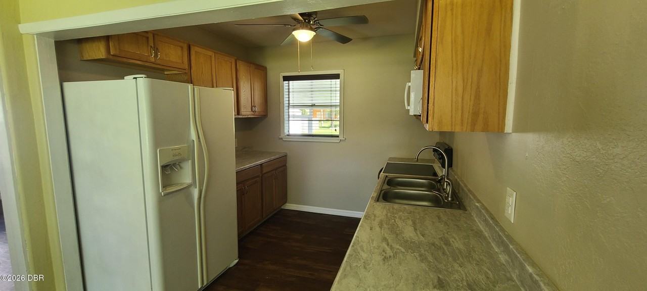 921 S Palmetto Ave - Photo 4 of 31