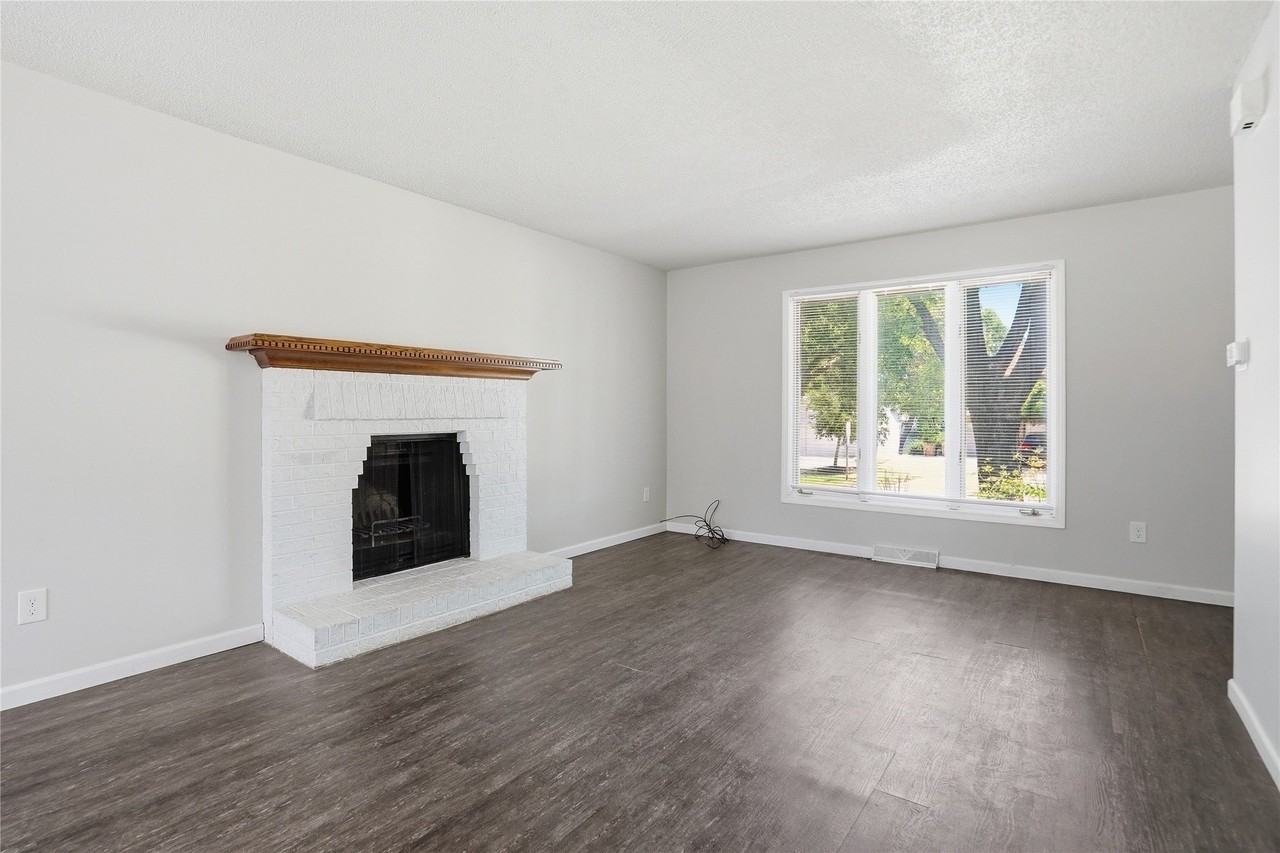 1224 Nw 92nd St - Photo 4 of 30
