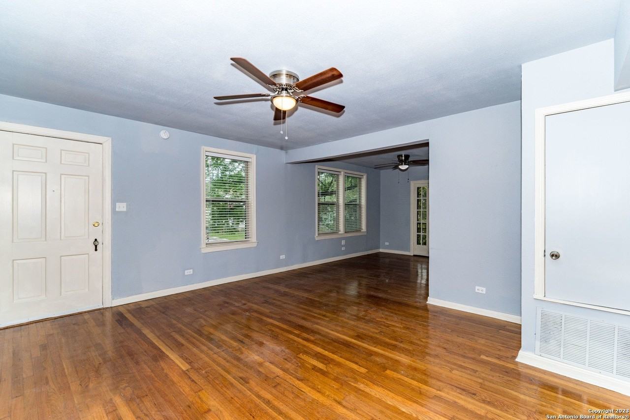 254 Cloverleaf Ave - Photo 2 of 23