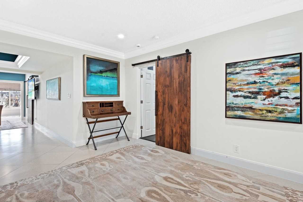 2200 Ne 36th St - Photo 6 of 27