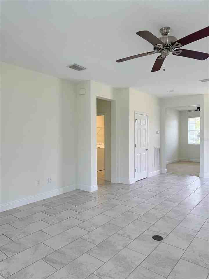 5057 Nw 35th Pl - Photo 4 of 25