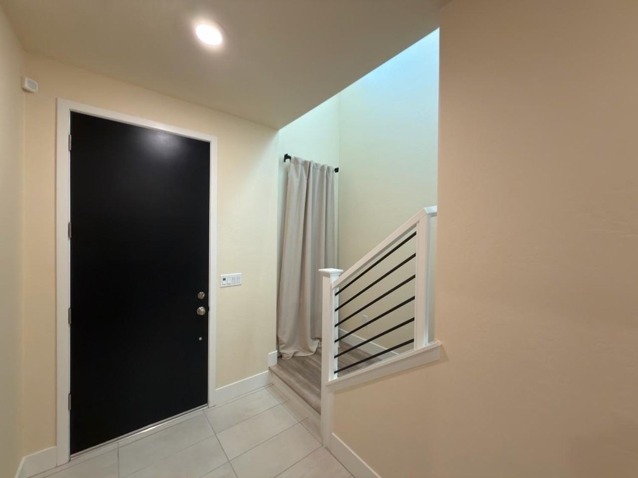 2826 E Teaberry Dr - Photo 4 of 10