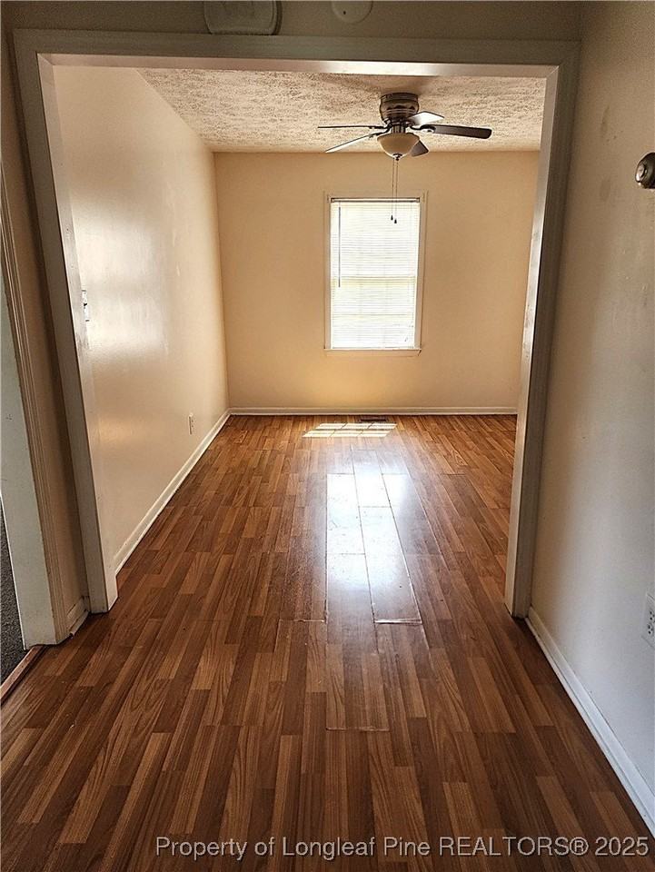409 W 19th St - Photo 5 of 19