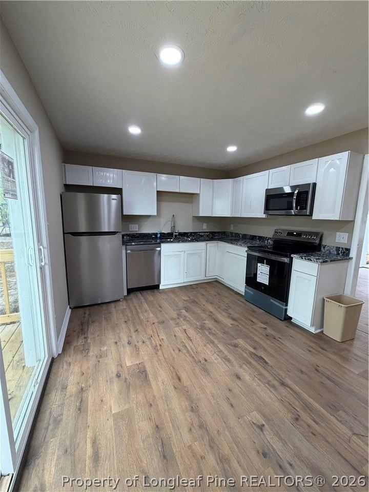 509 Mann St - Photo 5 of 12
