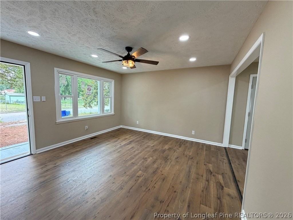 509 Mann St - Photo 6 of 12