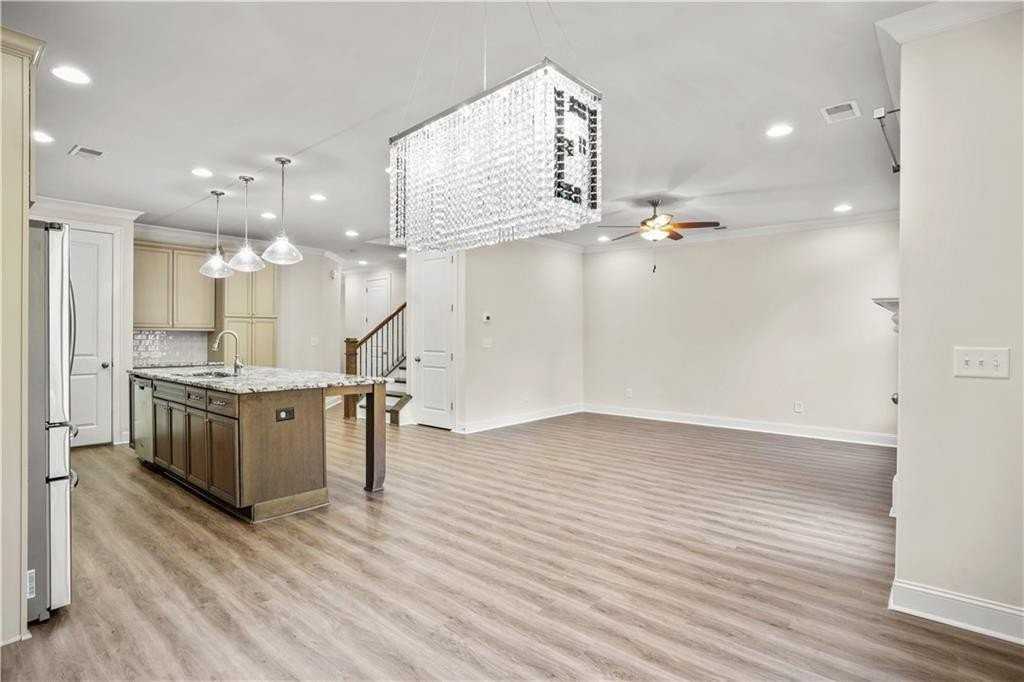 1011 Towneship Way - Photo 7 of 27