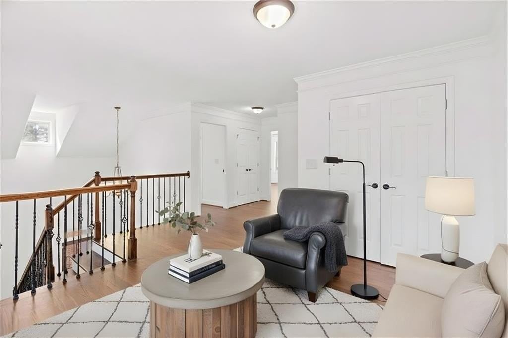 1410 Eastland Rd Se - Photo 5 of 22