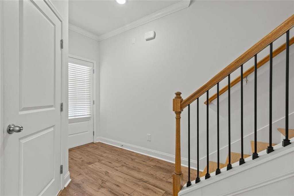 5125 Hillington Way - Photo 3 of 38