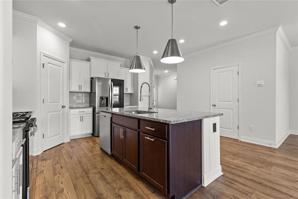 5125 Hillington Way - Photo 7 of 38