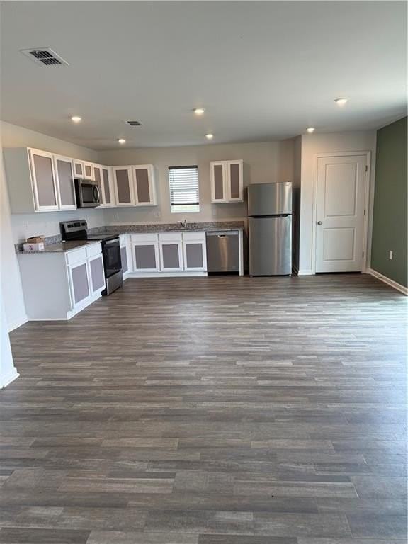 128 Oxford Ln - Photo 2 of 9