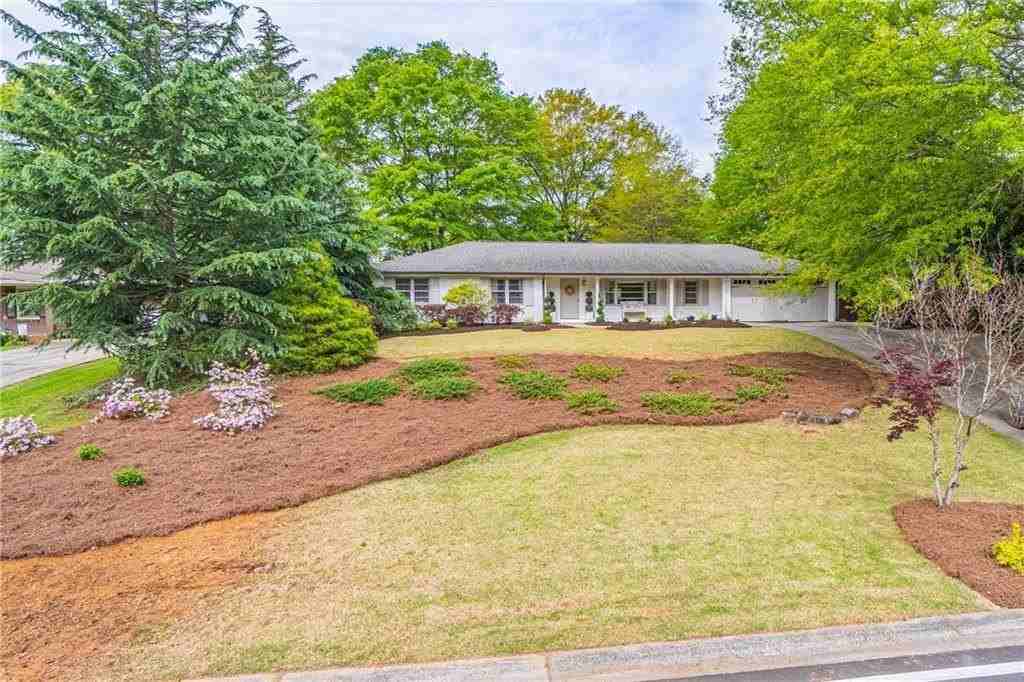 250 Wavetree Dr - Photo 3 of 36