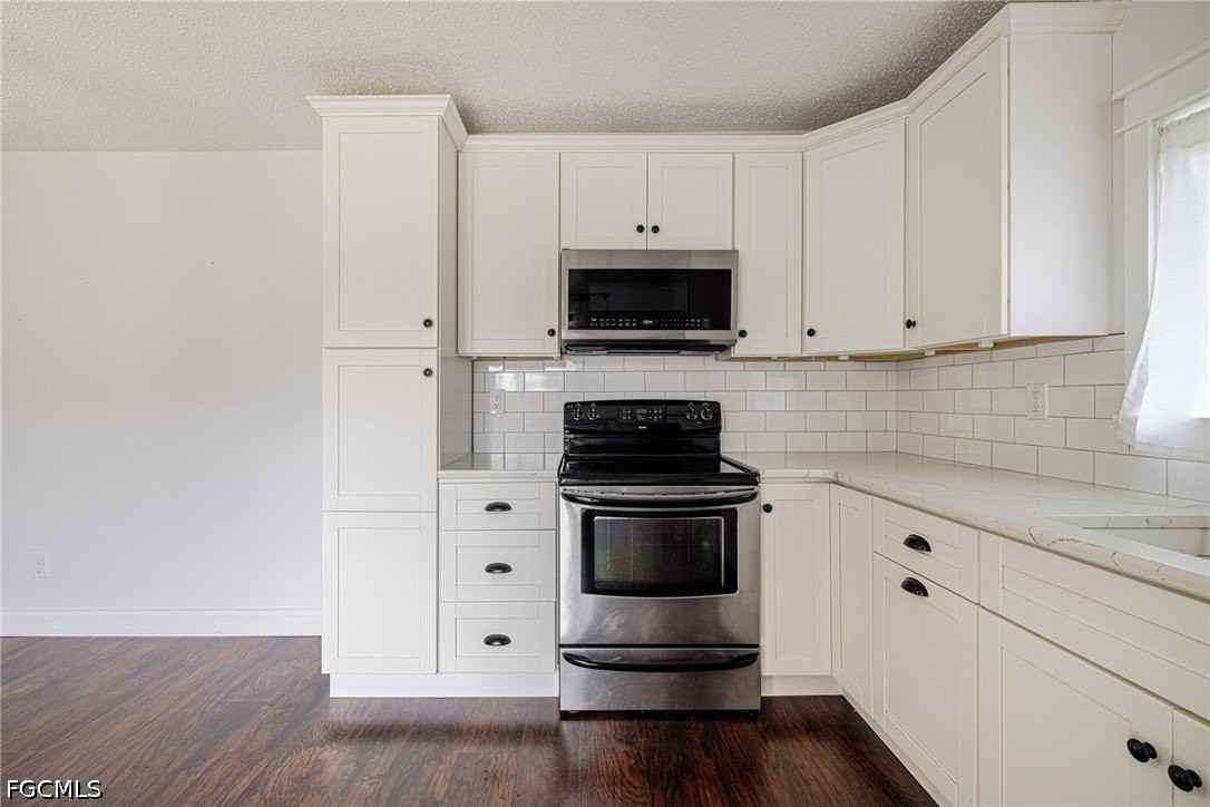 1418 Park Shore Cir #3 - Photo 5 of 23