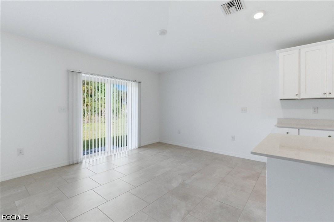 3911 Treasure Oak Way - Photo 5 of 29
