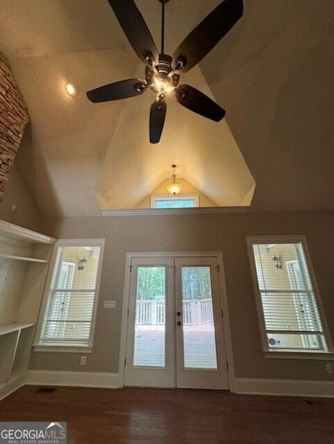 207 Lakeview Ct - Photo 3 of 18
