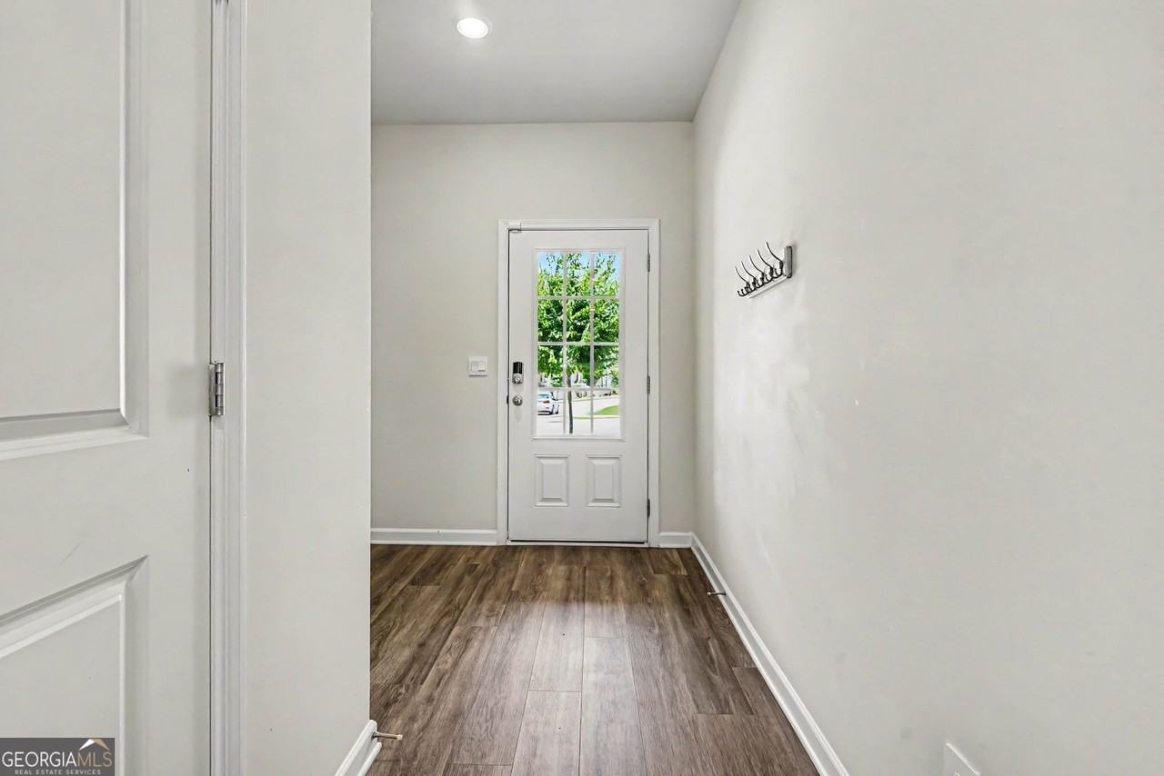 4004 Holland Grove Rd - Photo 6 of 32
