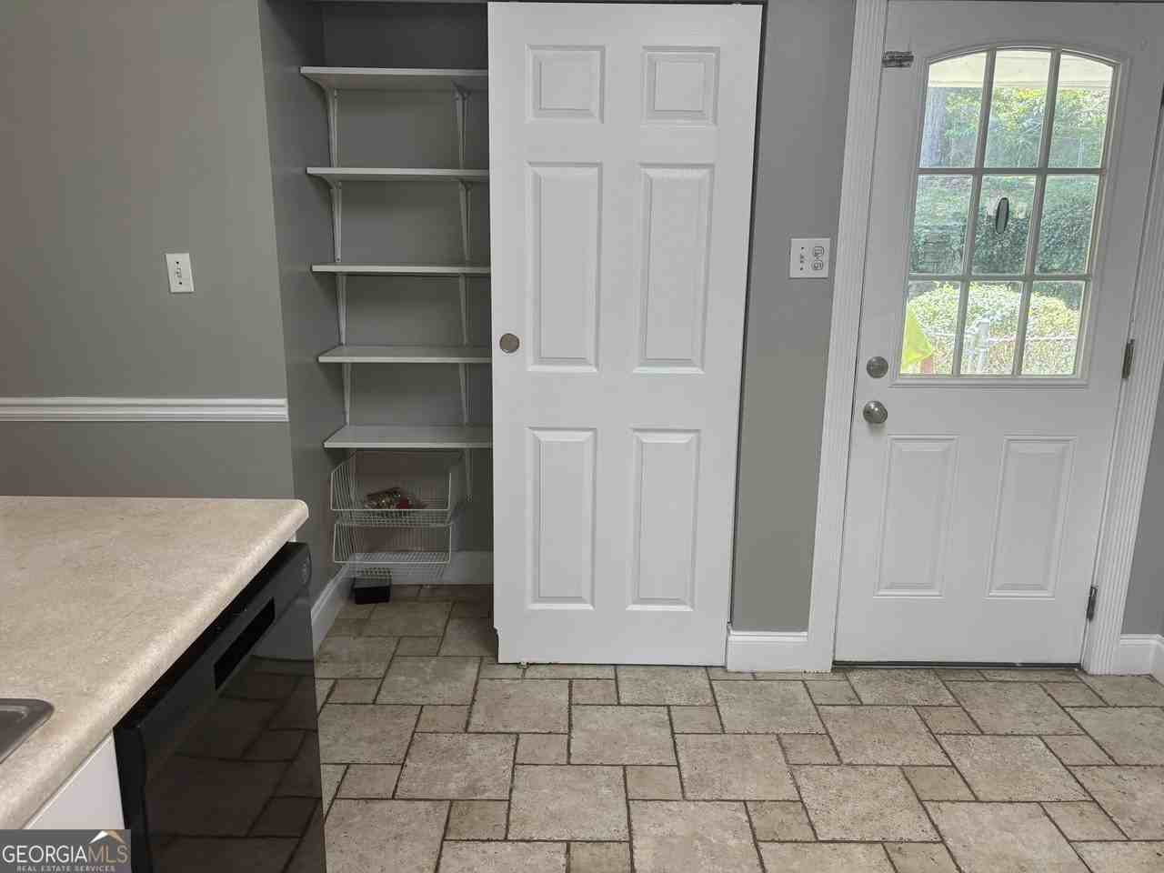 2829 Maple Rd Se - Photo 4 of 25