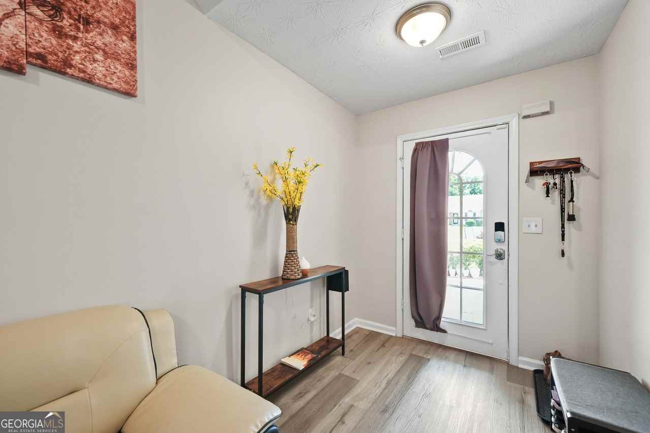30 Zebulon Pl - Photo 5 of 35