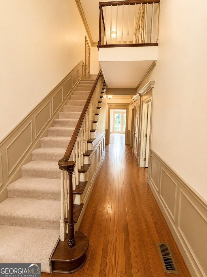 314 Broad St - Photo 3 of 19
