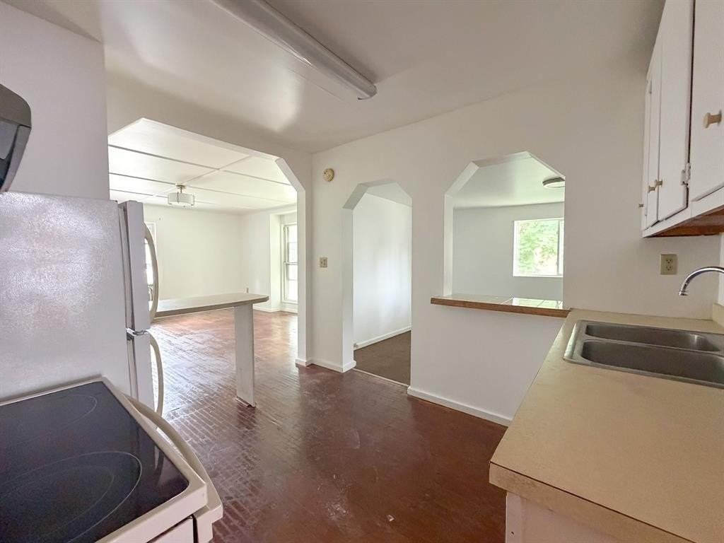 80 Main St - Photo 3 of 11