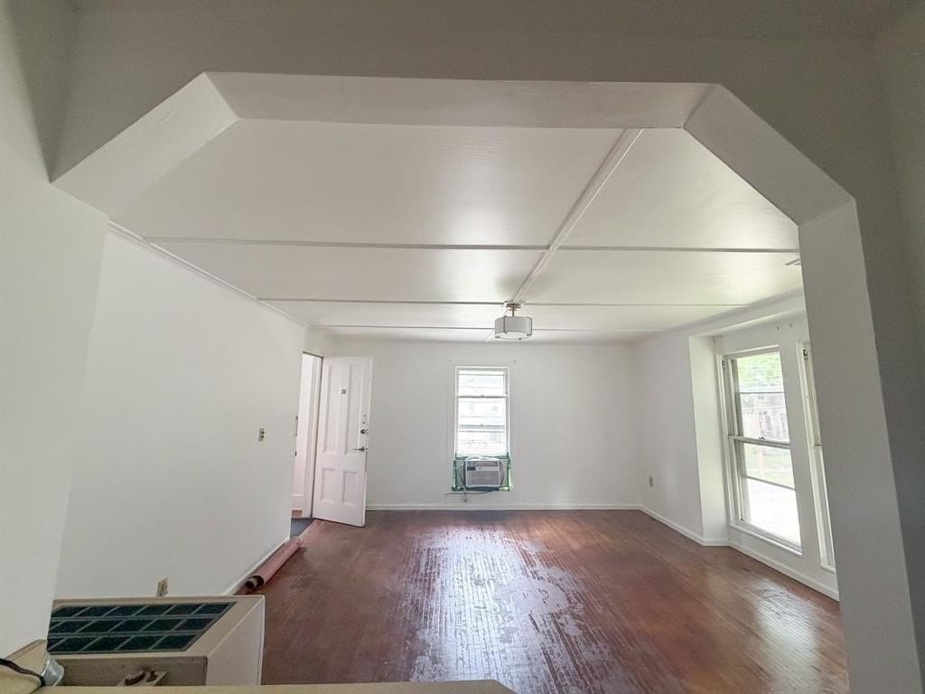 80 Main St - Photo 4 of 11
