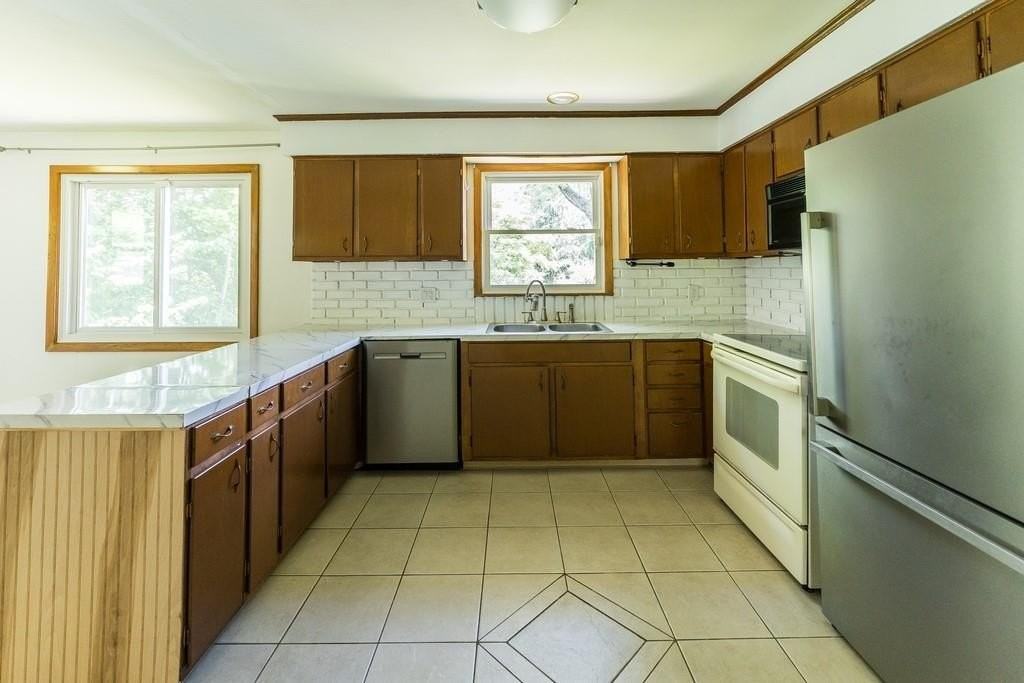 82 Terrace Dr - Photo 6 of 21