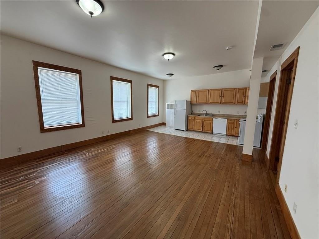 459 Dauphin St #D - Photo 6 of 23