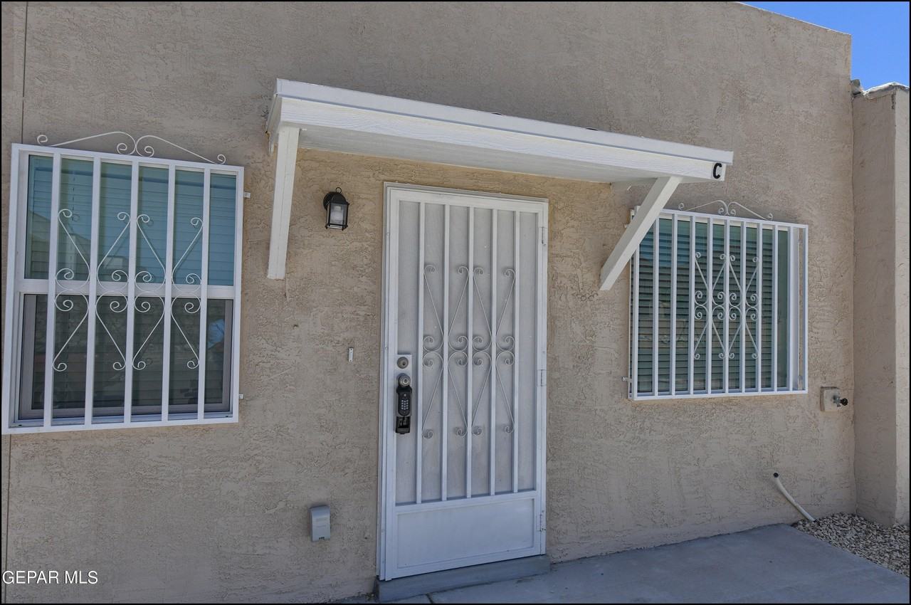 4626 Maxwell Ave #C - Photo 6 of 27