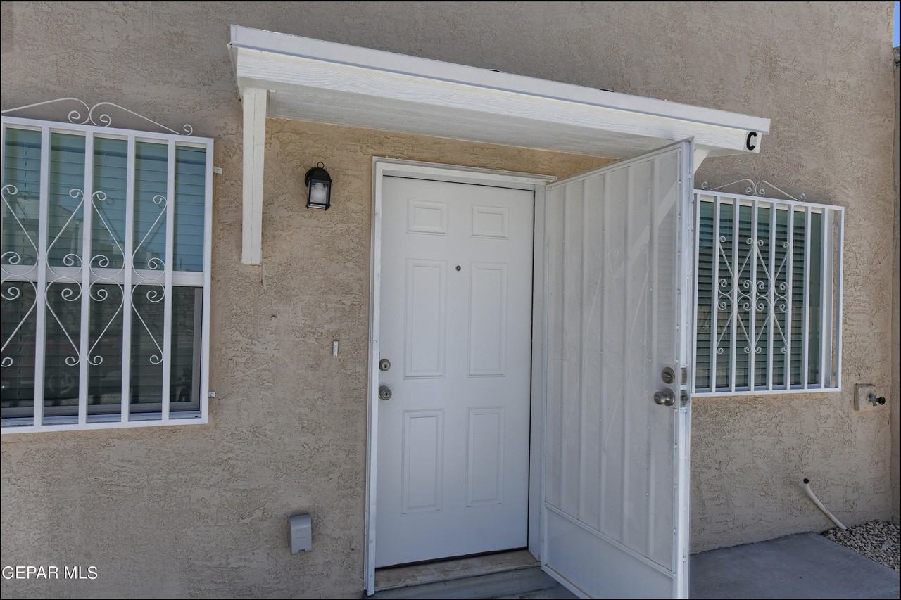 4626 Maxwell Ave #C - Photo 7 of 27