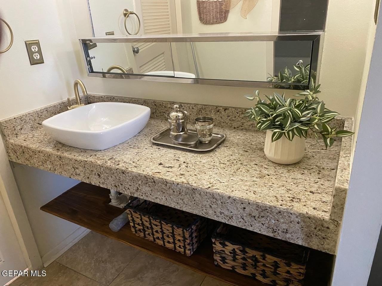 1800 N Stanton St #908 - Photo 2 of 8