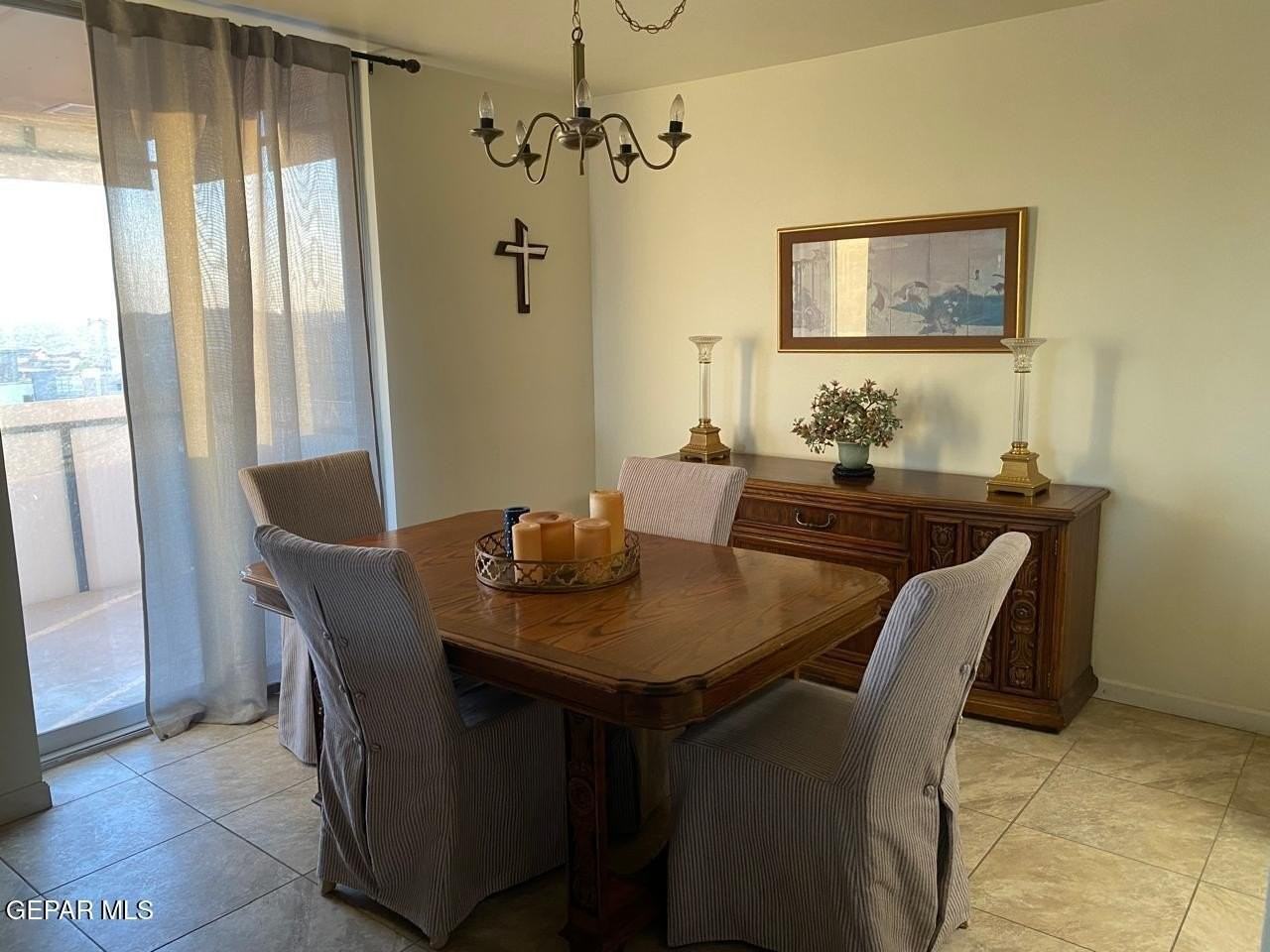 1800 N Stanton St #908 - Photo 3 of 8