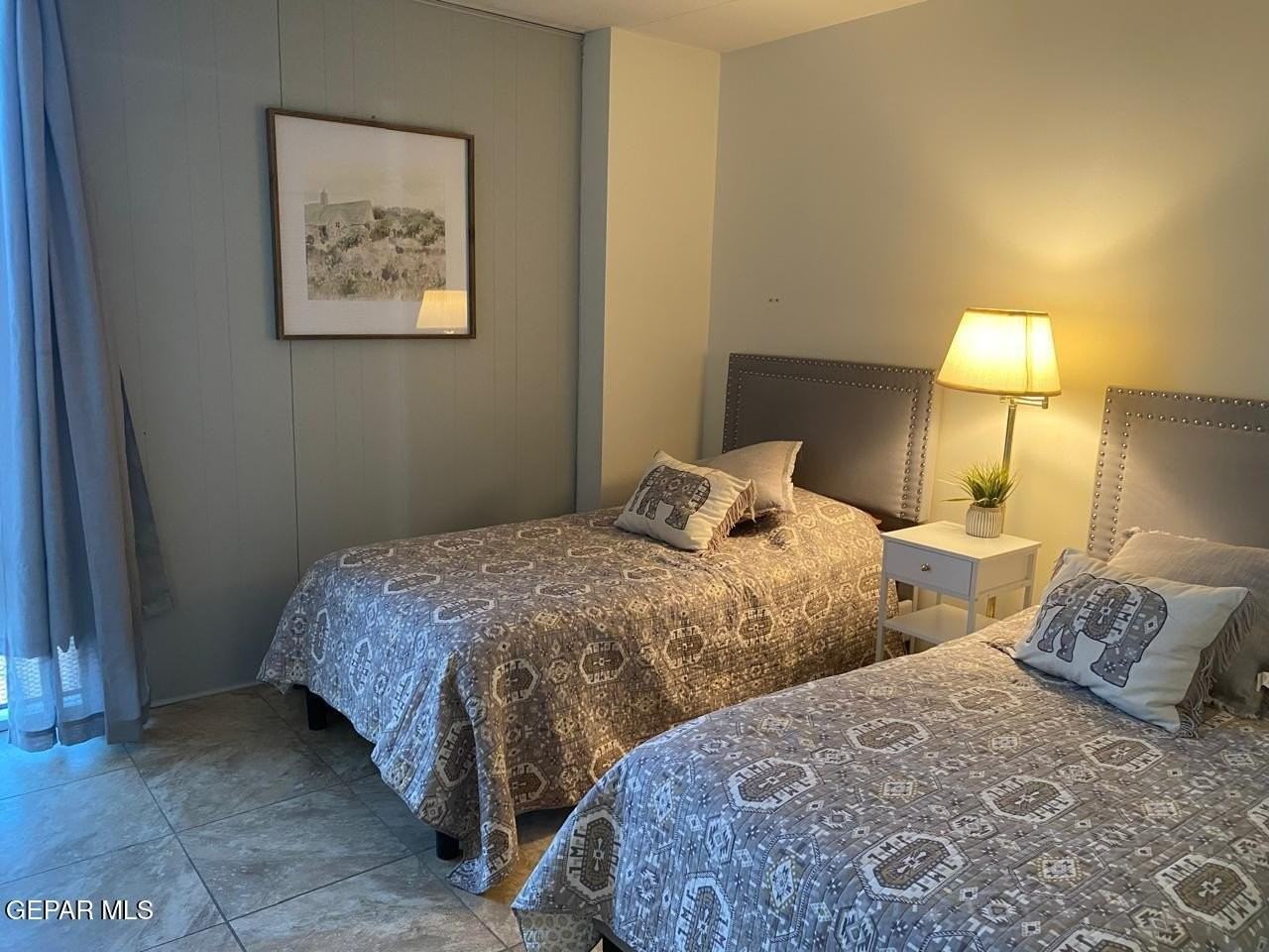 1800 N Stanton St #908 - Photo 4 of 8