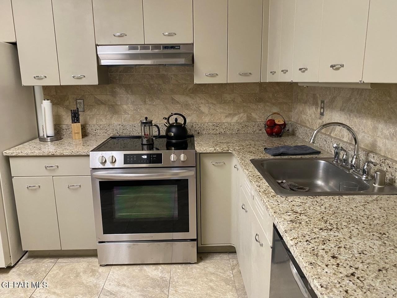 1800 N Stanton St #908 - Photo 6 of 8