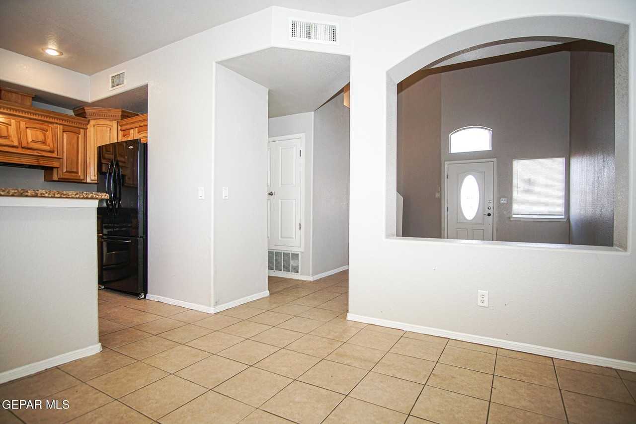 528 Green Village Ct #B - Photo 6 of 28