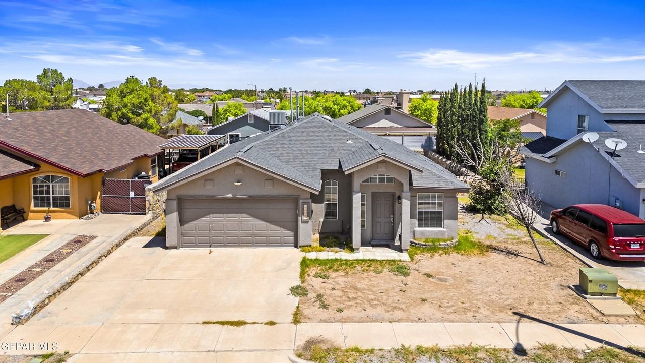 14069 Lago Seco Dr - Photo 3 of 37