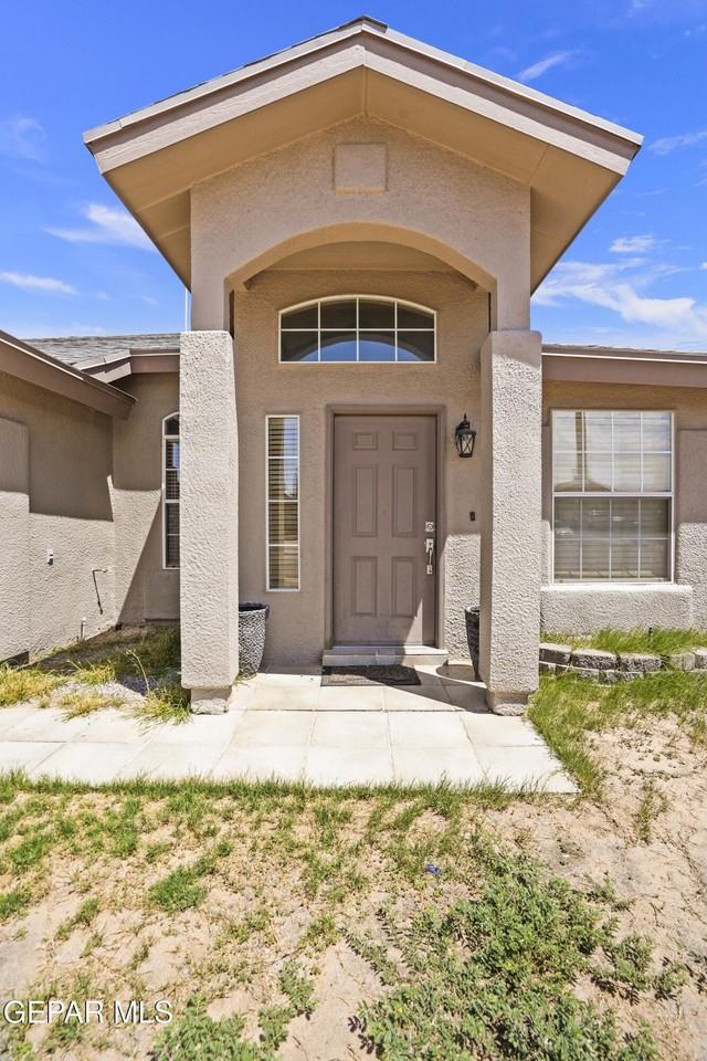 14069 Lago Seco Dr - Photo 5 of 37