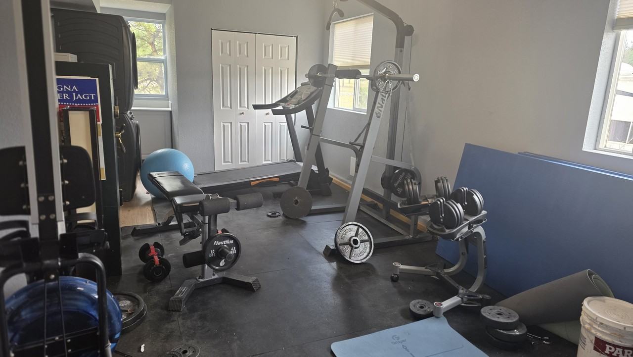 2465 Tenderfoot Dr - Photo 4 of 10