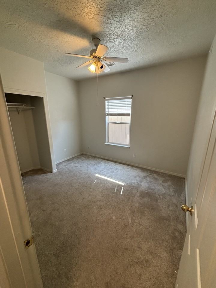 6601 Shiprock Dr Ne #1 - Photo 7 of 10