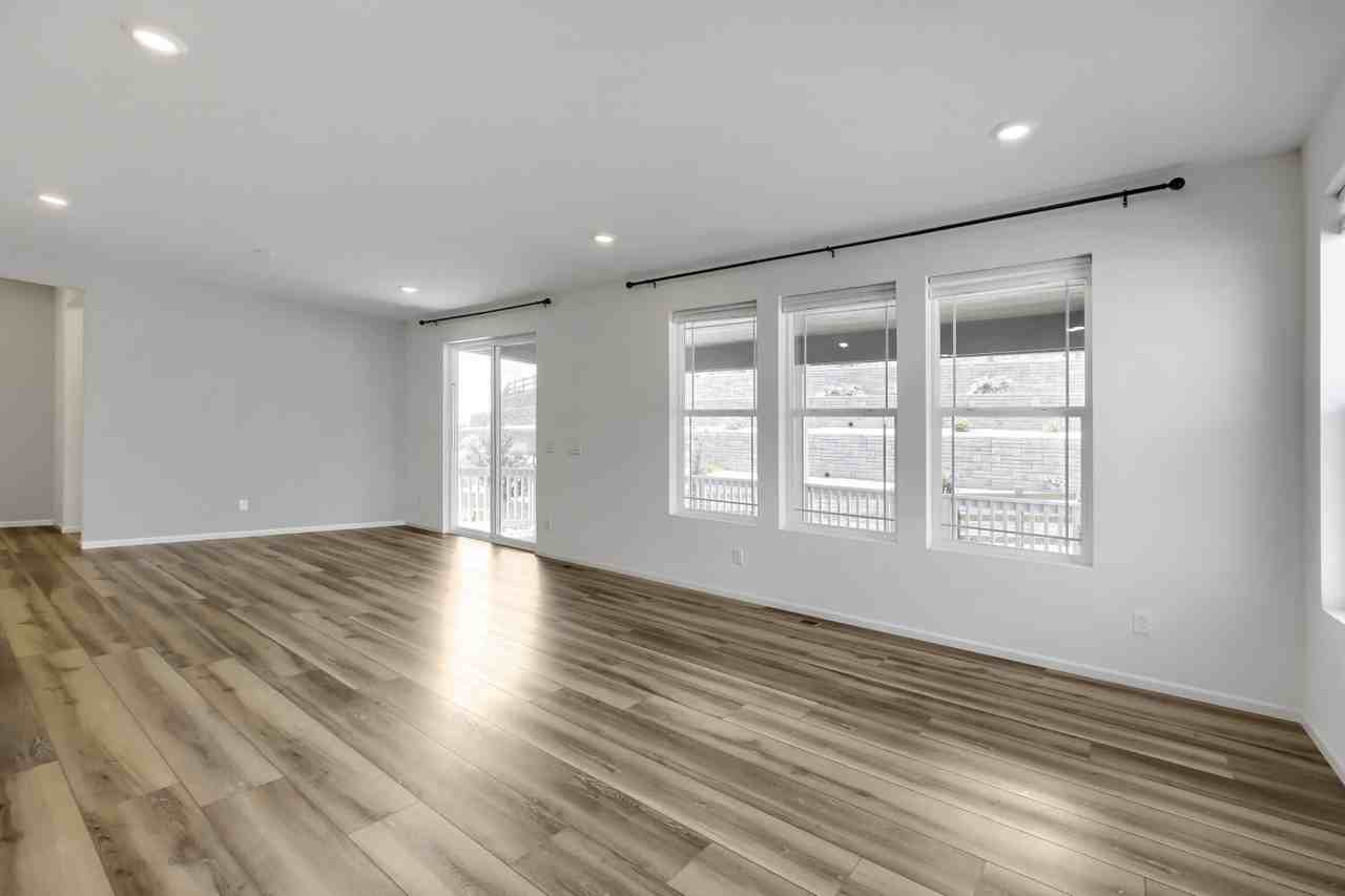 17214 W 94th Ave - Photo 5 of 28