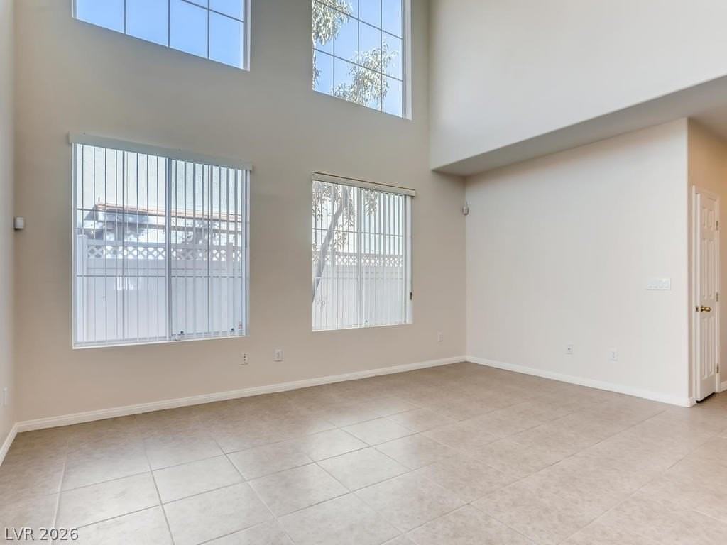 6178 Arbor Valley Ave - Photo 4 of 28