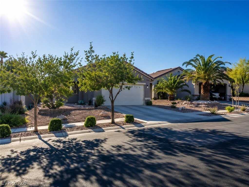 1872 High Mesa Dr - Photo 2 of 17