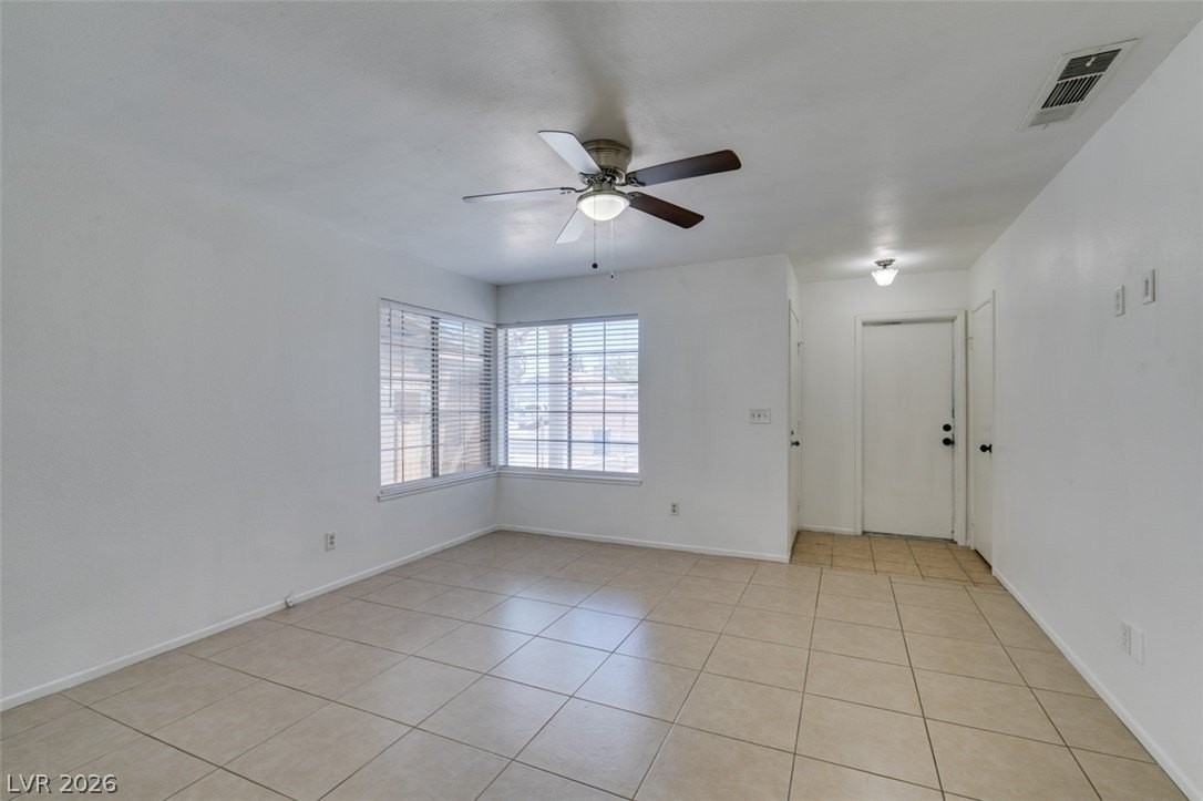 5847 Alcott Ave - Photo 6 of 33