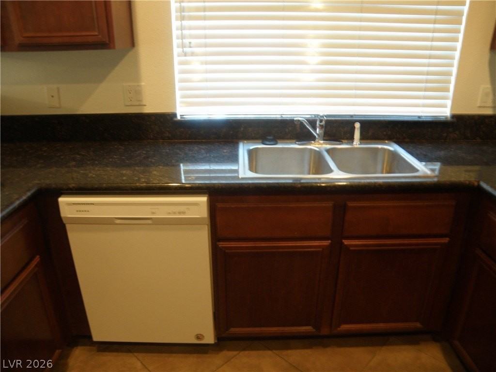 6211 Blushing Willow St - Photo 6 of 38