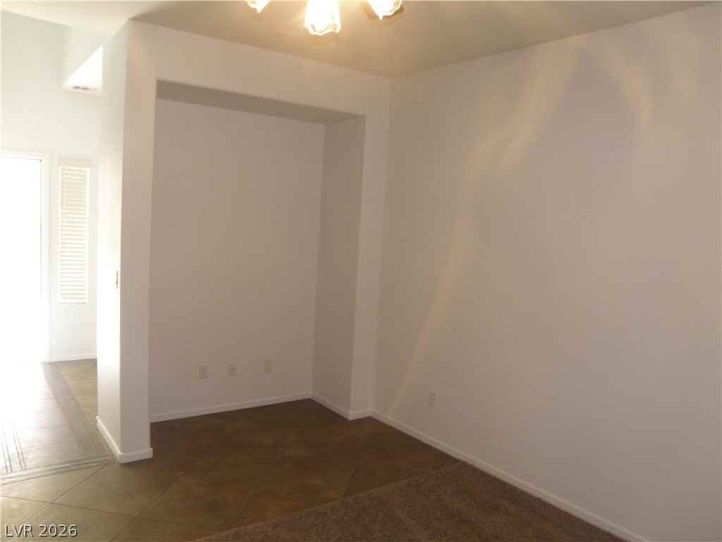 6211 Blushing Willow St - Photo 6 of 20