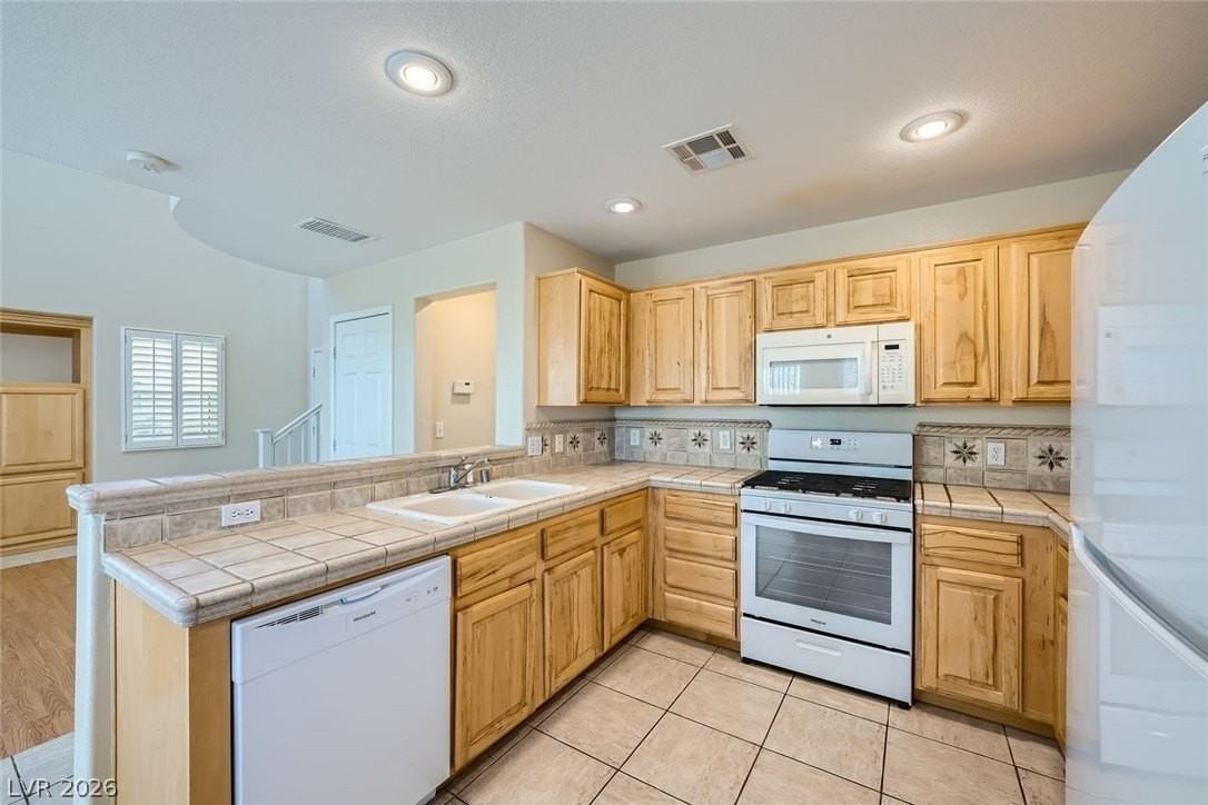 3904 Badgerbrook St - Photo 7 of 22